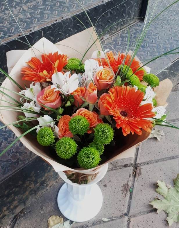 Букет цветов из: Герберы, Хризантемы, Альстромерии и Розы в Серпухов-15