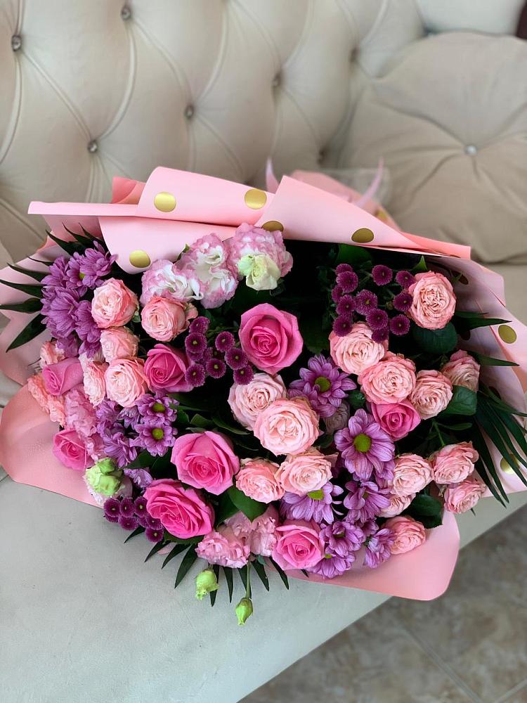 Букет цветов из: Хризантемы, Розы и Лизиантусы в Серпухов-15