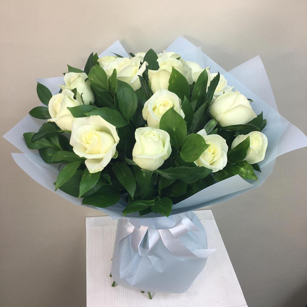 Букет 15 Белых роз Проуд в Серпухов-15