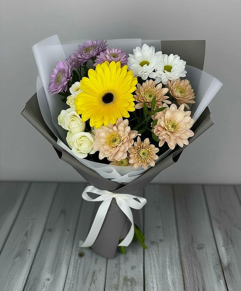 Букет цветов из: Розы, Герберы и Хризантемы в Серпухов-15