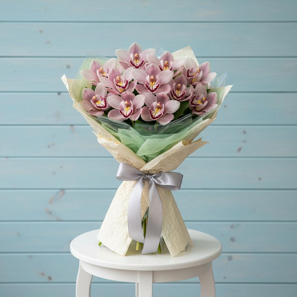 Букет цветов из: Орхидеи и Розы в Серпухов-15