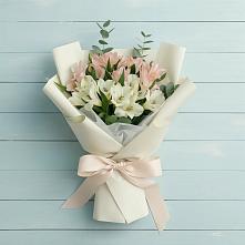 Букет цветов из:  Альстромерии в Серпухов-15