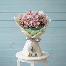 Букет цветов из:  Орхидеи и Розы в Серпухов-15