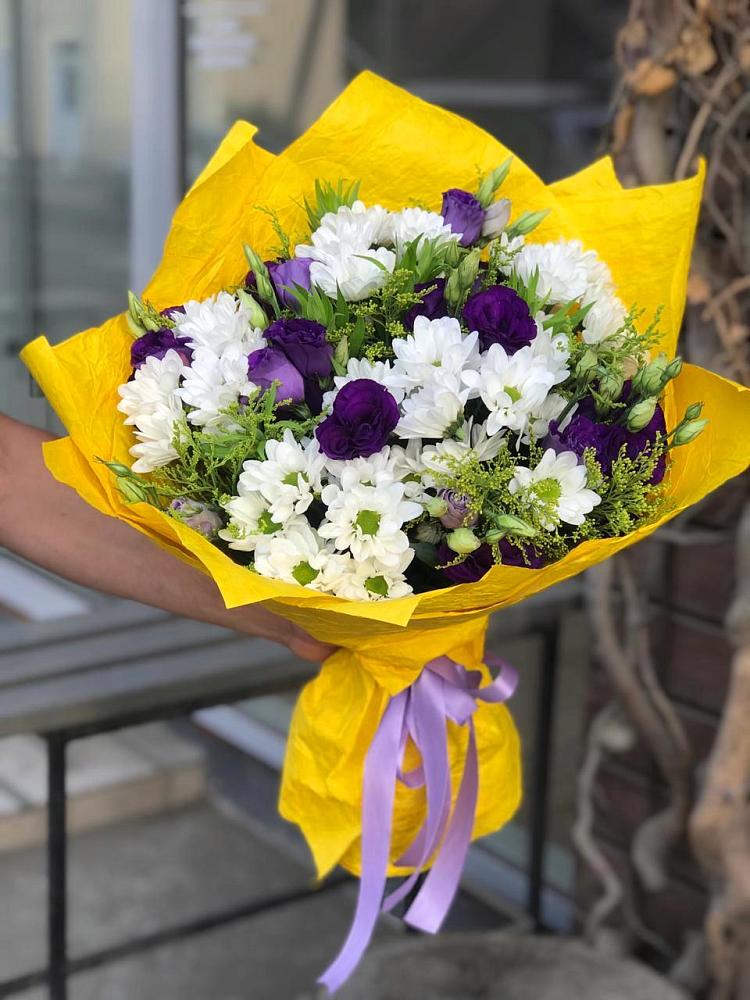Букет цветов из: Ирисы, Хризантемы и Ромашки в Серпухов-15