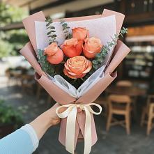 Букет цветов из:  Розы в Серпухов-15
