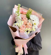 Букет цветов из:  Хризантемы и Розы в Серпухов-15