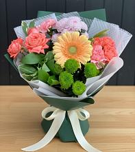 Букет цветов из:  Гвоздики, Розы, Герберы и Хризантемы #REPLACE_PRED# Серпухов-15