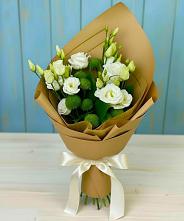 Букет цветов из:  Хризантемы и Лизиантусы в Серпухов-15