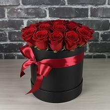 Цветочная композиция из Розы в шляпной коробке в Серпухов-15