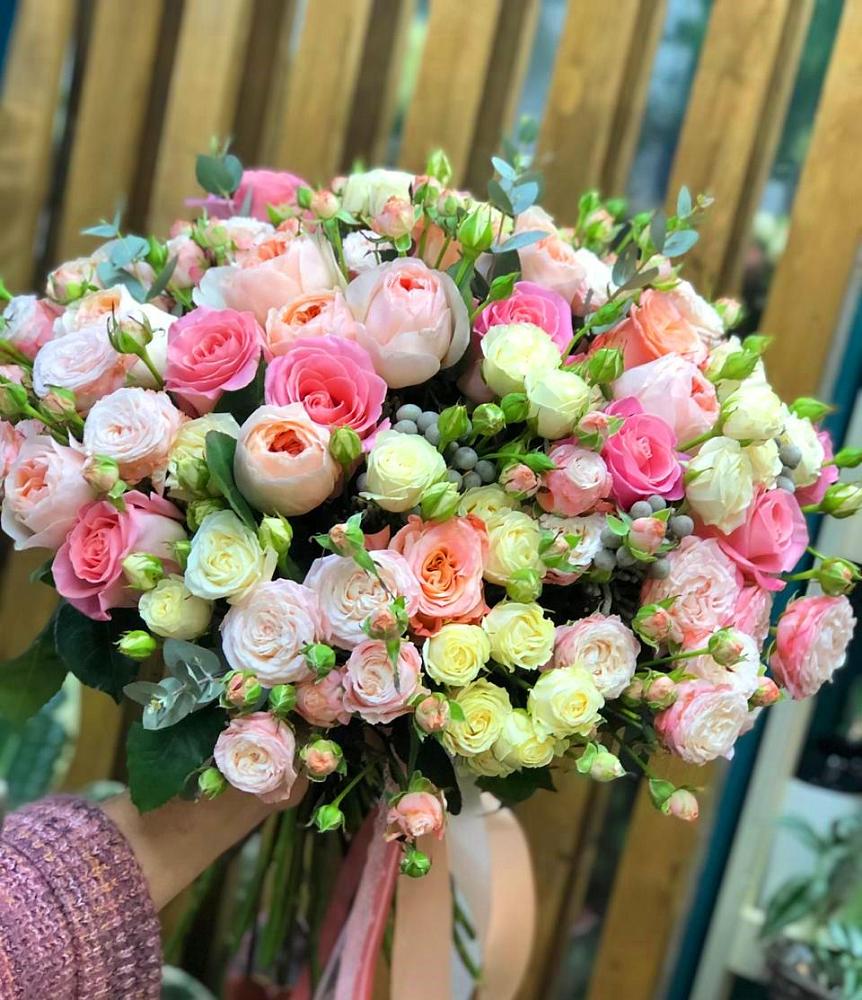 Букет цветов из: Розы в Серпухов-15