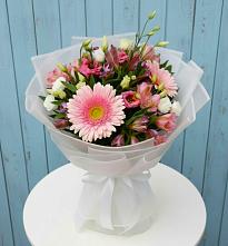 Букет цветов из:  Герберы, Альстромерии и Лизиантусы #REPLACE_PRED# Серпухов-15