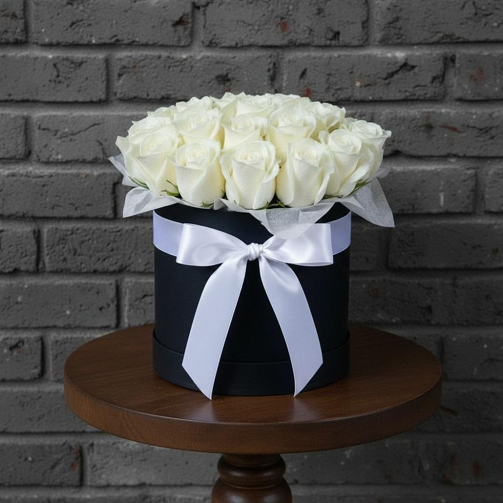 Цветочная композиция из Розы в шляпной коробке в Серпухов-15