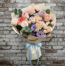 Букет цветов из:  Розы, Лизиантусы и Гвоздики #REPLACE_PRED# Серпухов-15