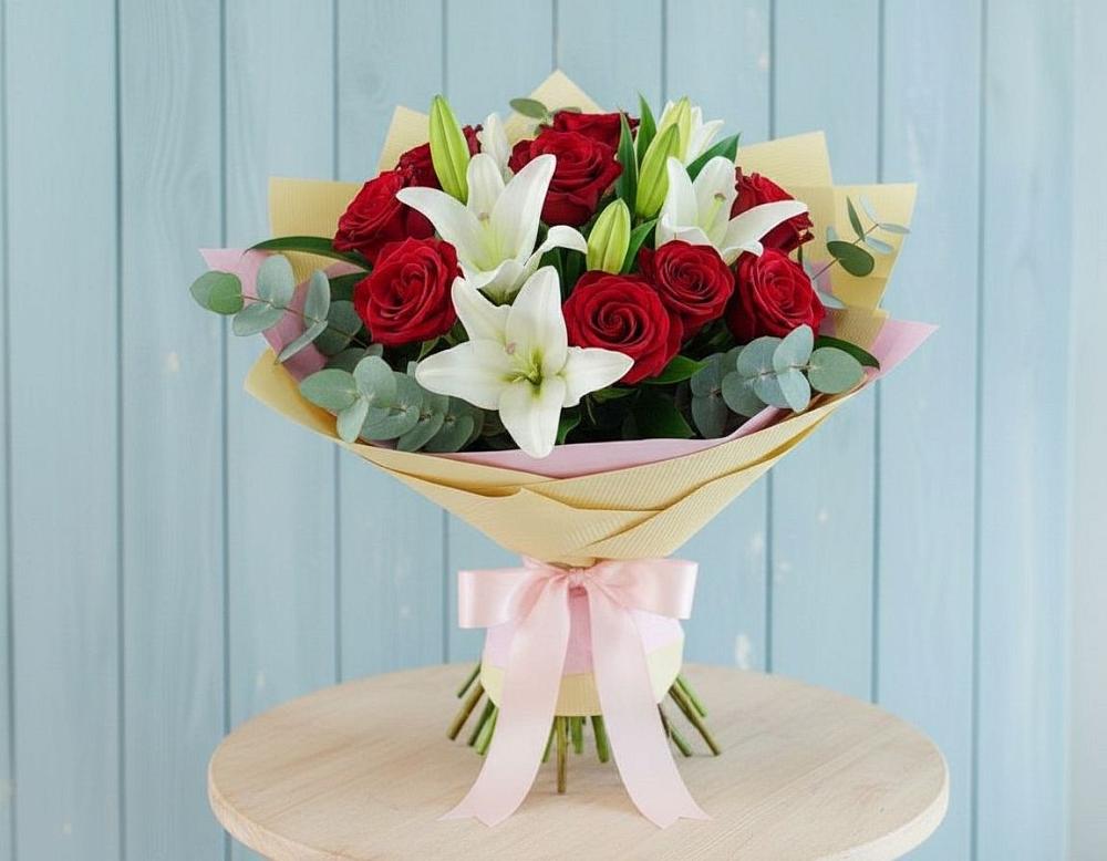 Букет цветов из: Лилии и Розы в Серпухов-15
